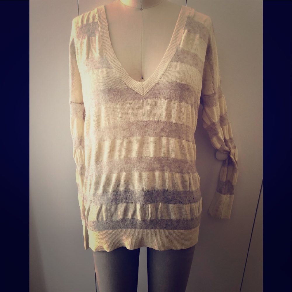 Club Monaco v neck sweater